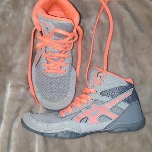 ASICS kids wrestling shoes
